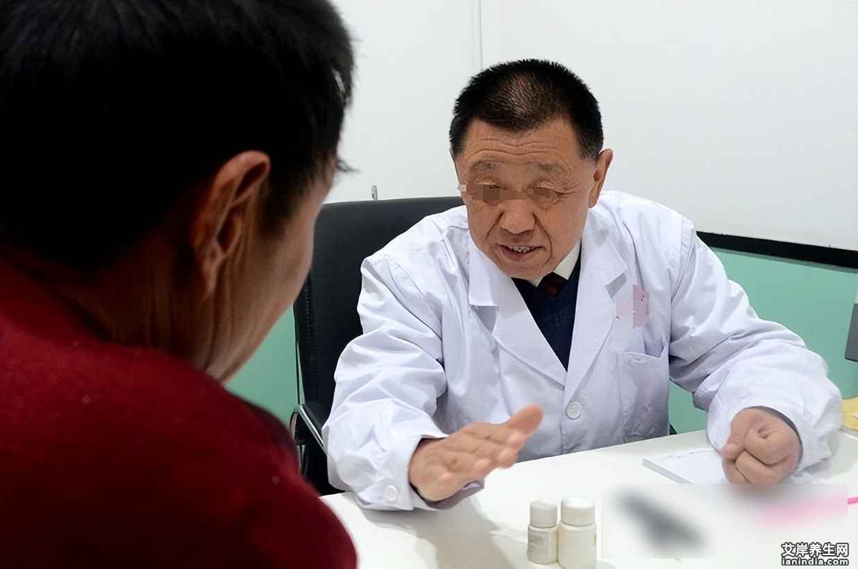 他腿肿得像大象，尿血，一查肾功能严重衰退