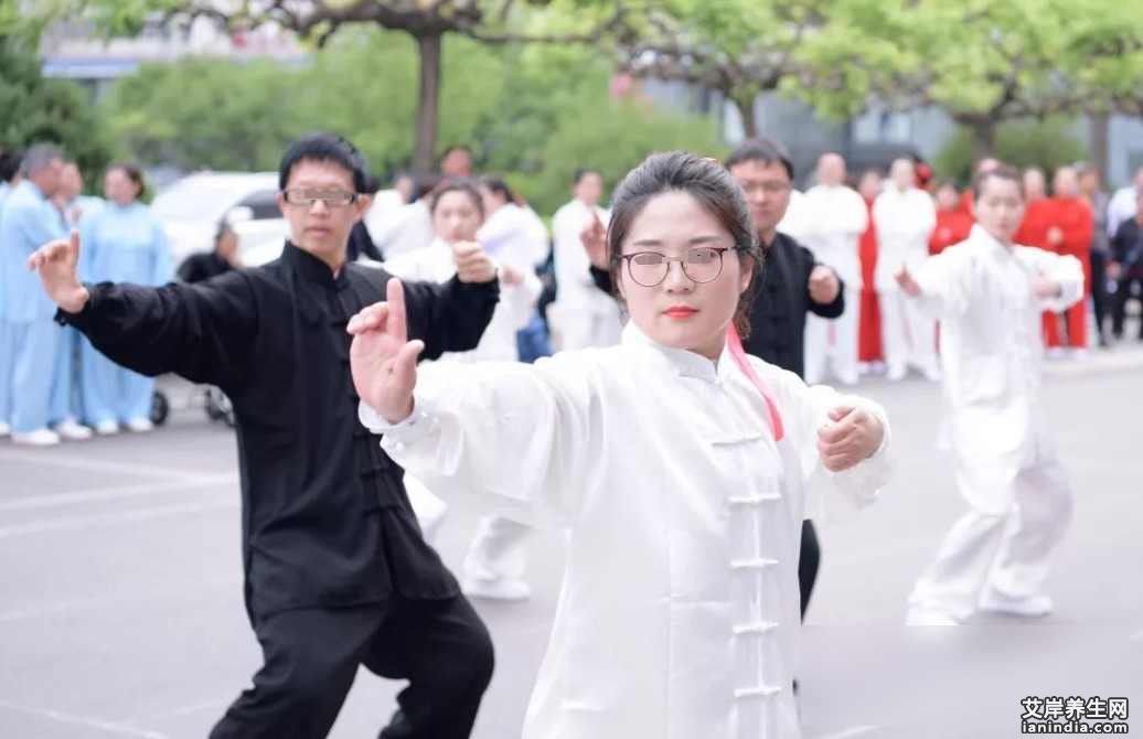 。医生还说很多人觉得中药安全，其实附子是毒性药，老年人代谢慢更容易出事