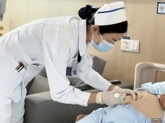 回顾:江西小伙被五步蛇咬伤,注射6针抗蛇毒血清后,为何还是去世了
